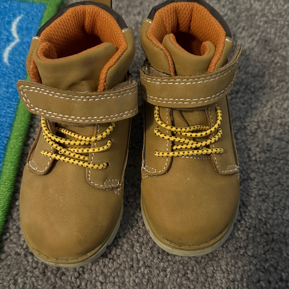 Toddler boots size 5